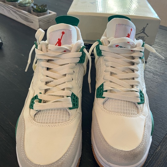 Air Jordan 4 Retro - White and Green Sneakers with Breathable Upper.  Worn once - Picture 3 of 6